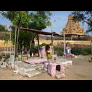 Zur Verehrung bedarf es nicht unbedingt des großen Tempels im Hintergrund